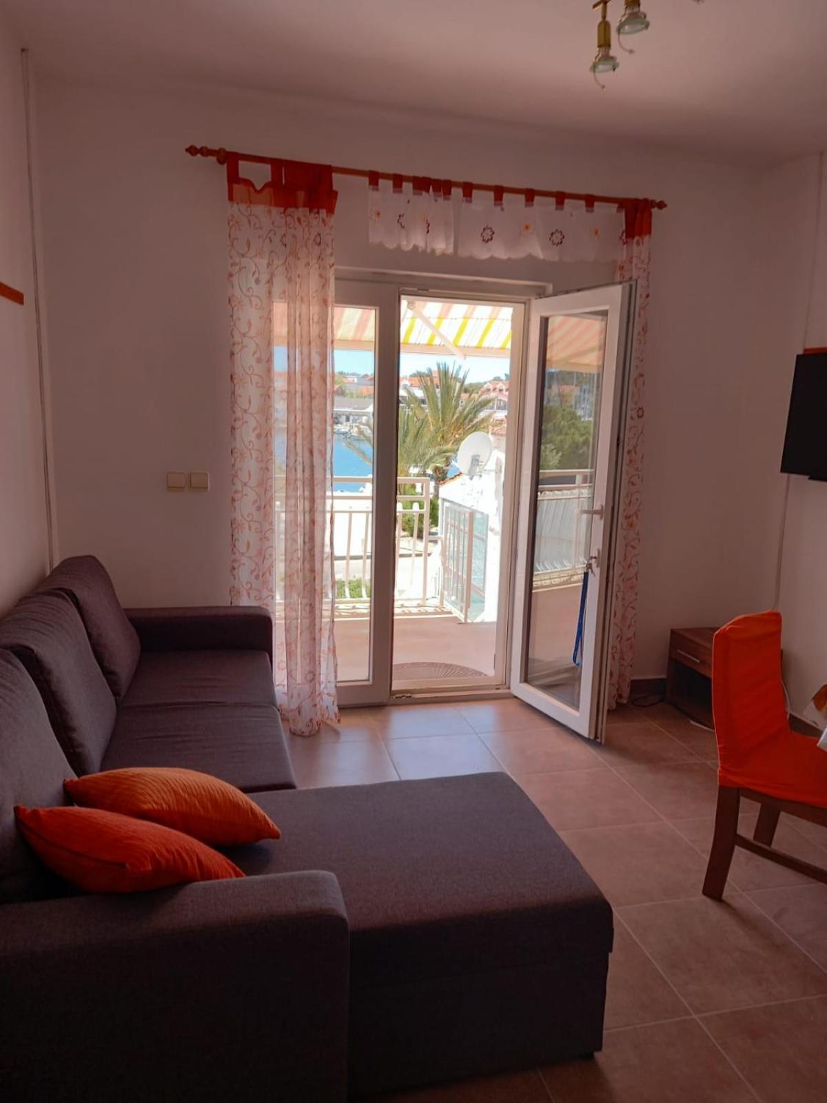 Apartman Rebeka Jezera Esterno foto