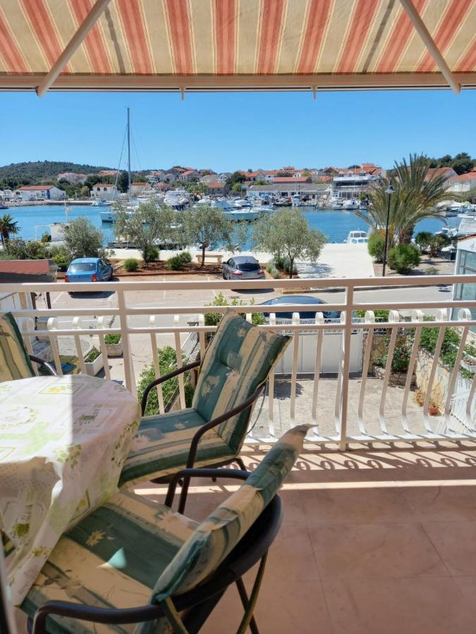 Apartman Rebeka Jezera Esterno foto