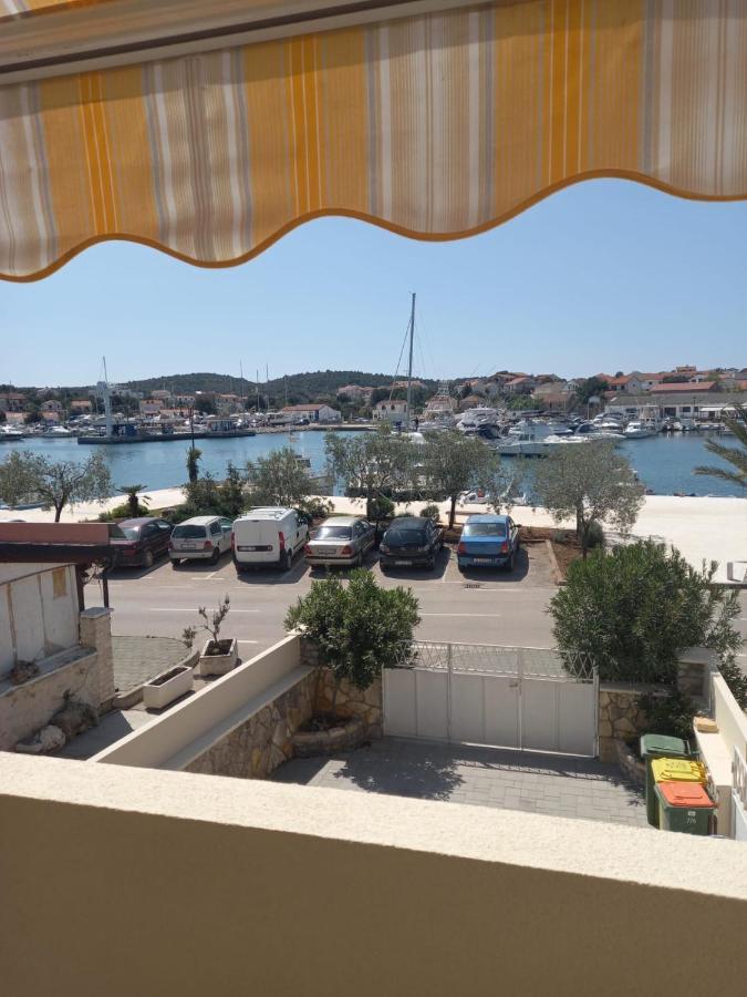 Apartman Rebeka Jezera Esterno foto