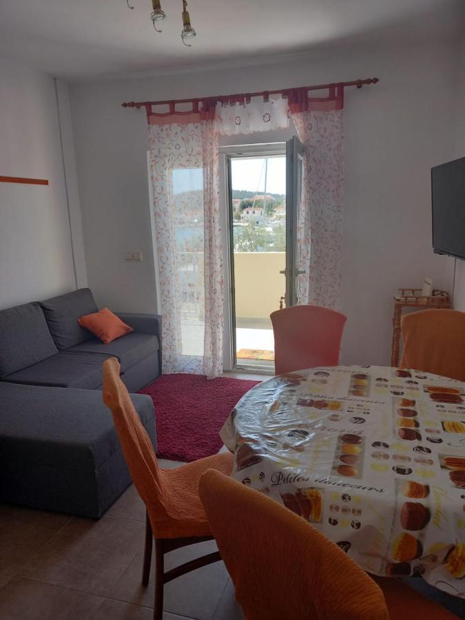 Apartman Rebeka Jezera Esterno foto